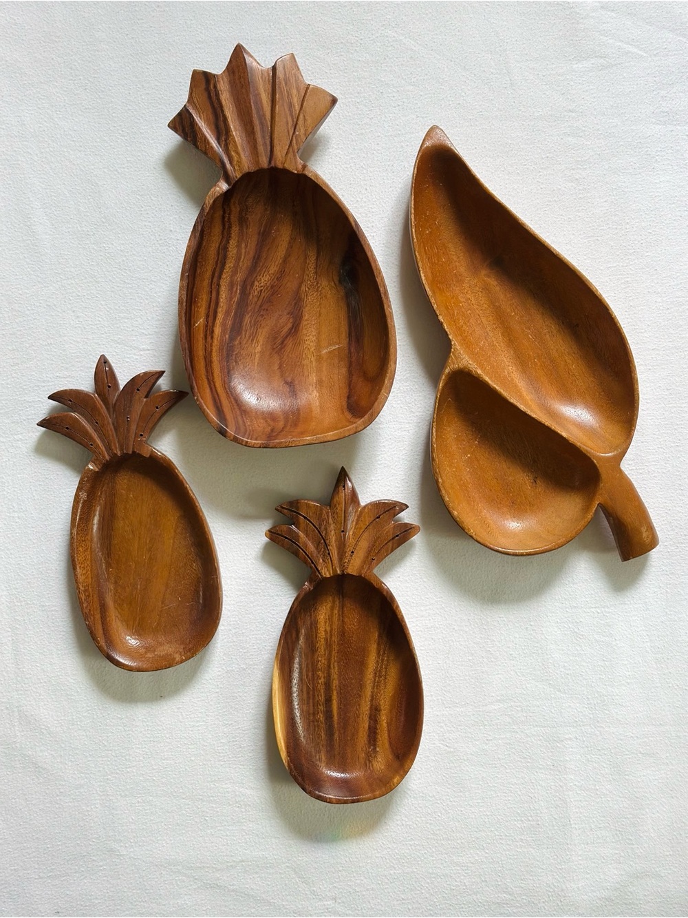 Vintage Monkey Pod Pineapple and Leaf Serving bowls